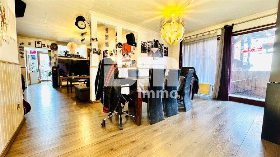 Spannendes Immobilienpaket: 2 Wohnhäuser BJ 1984 + BJ 1900 in idyllischer Lage / OT Arenborn - Haus 2 OG Wohn / Esszimmer / Zugang Balkon